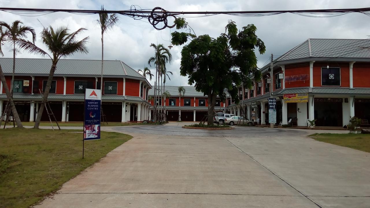 Suratthani Airport Mini Hotel Сурат Тхани Екстериор снимка